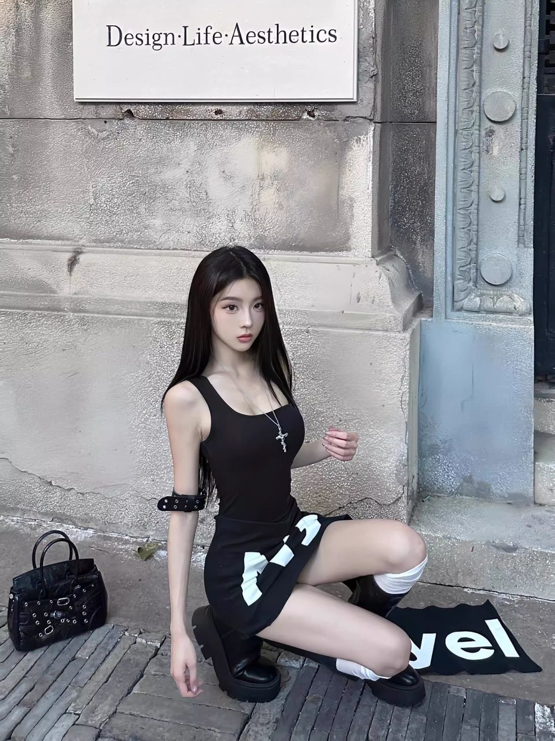 Slimming square-neck dress